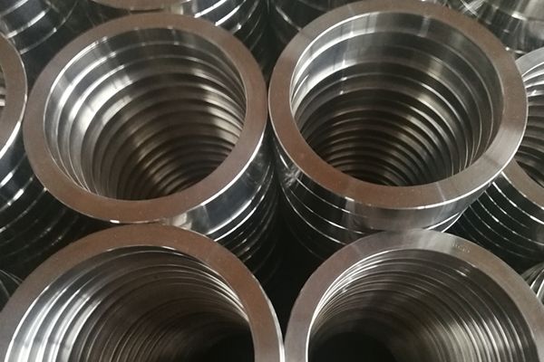 Por que o alojamento do filtro de aço industrial deve ser pintado?